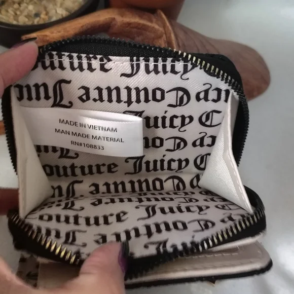 Juicy Couture Small Black Wallet EUC - Picture 7 of 14